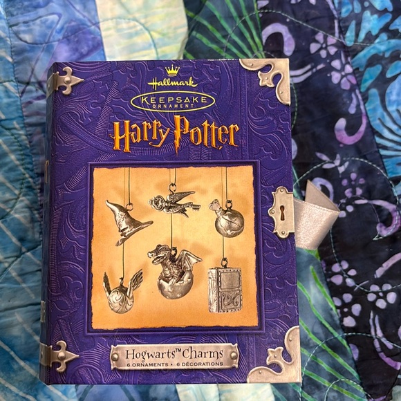 Keepsake hallmark ornaments - Picture 1 of 8